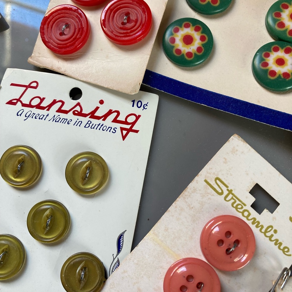 Vintage Buttons Sewing Supplies - Picture 7 of 7